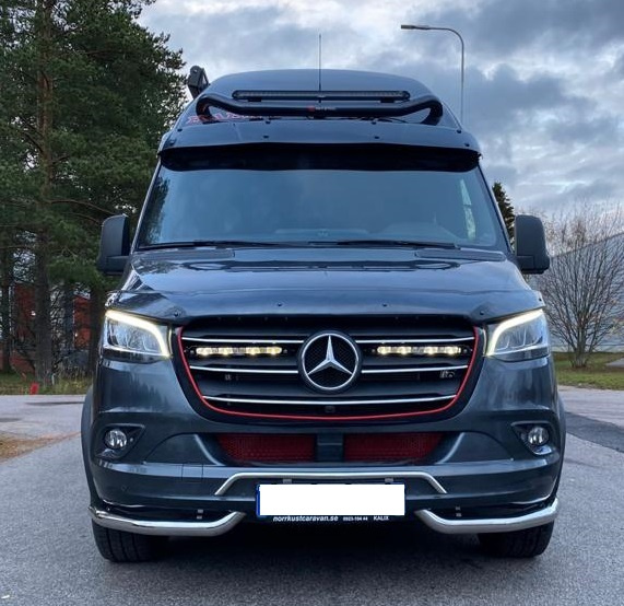 Lazer Grille Kit MB Sprinter 2018- With Linear 12 Auxiliary Lights