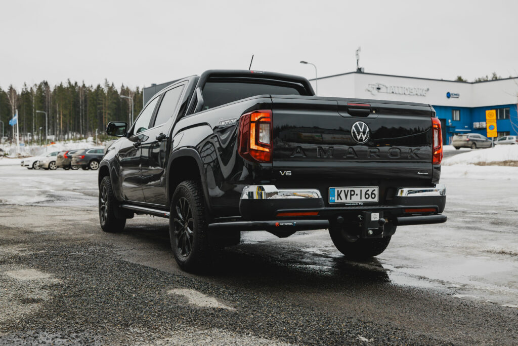 Volkswagen Amarok 2023- model which have rear corner bars on it.