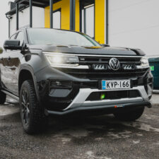 Front spoiler bars for pickup trucks