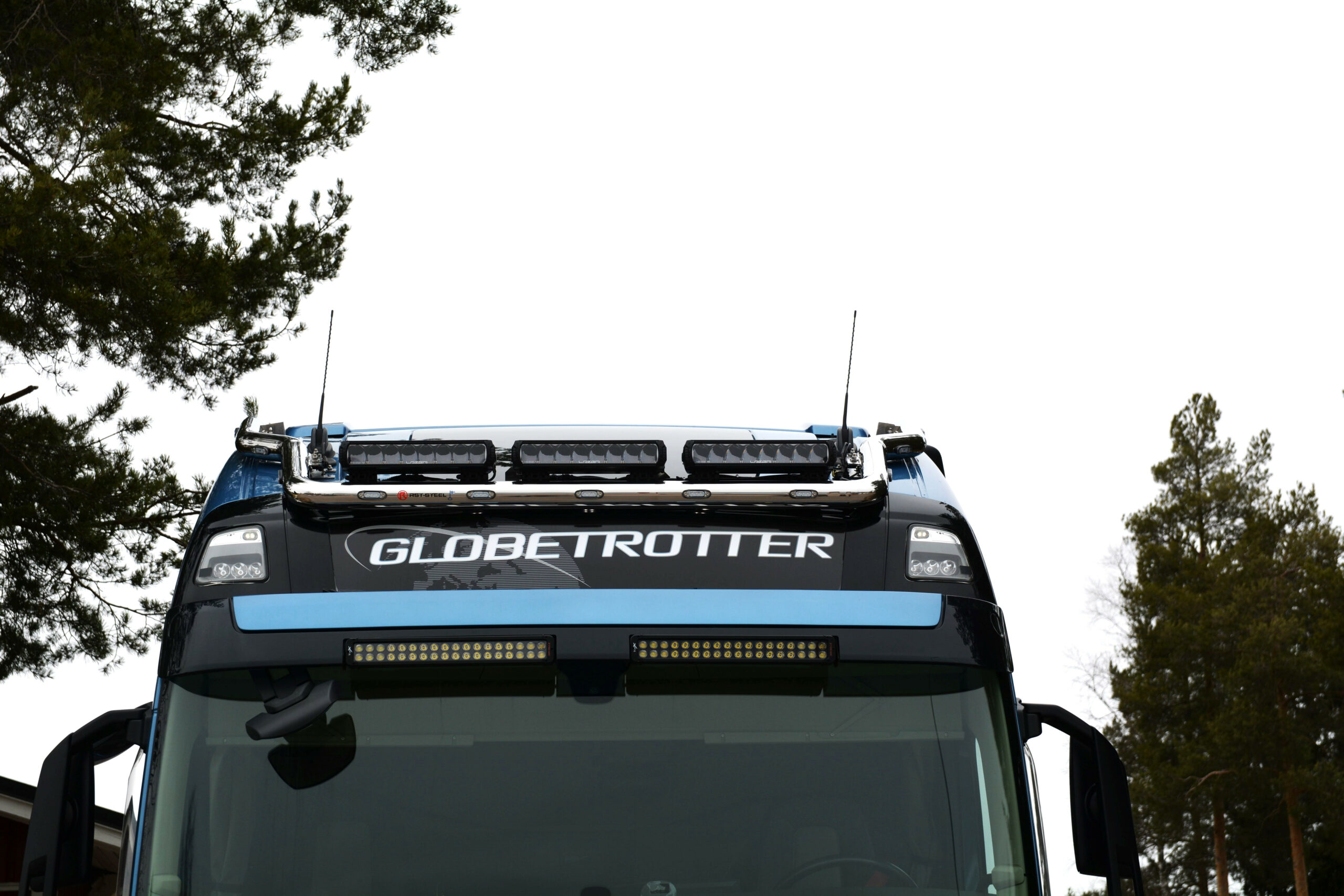 Roof Bar with side extensions Volvo FH4 Globetrotter XL