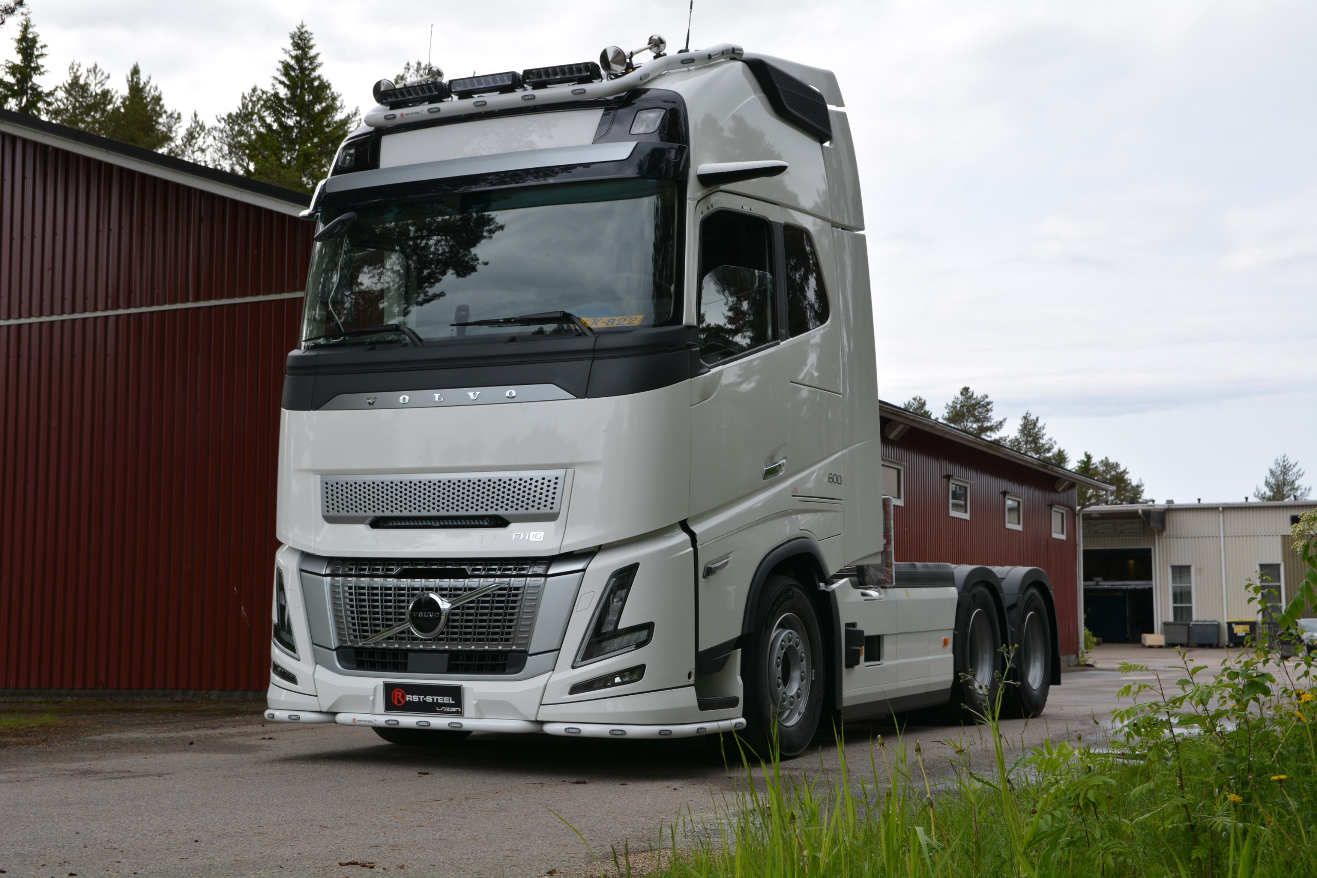 Front Spoiler Bar 3-piece Volvo FH AERO