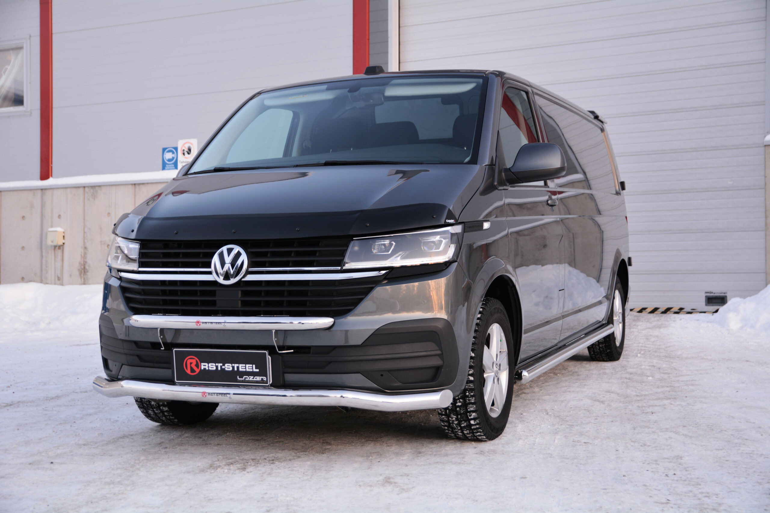 Kuvassa Front Spoiler Bar VW T6.1