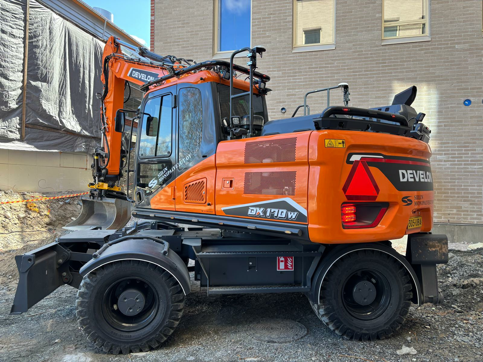 Rear Bar Doosan DX170W-7