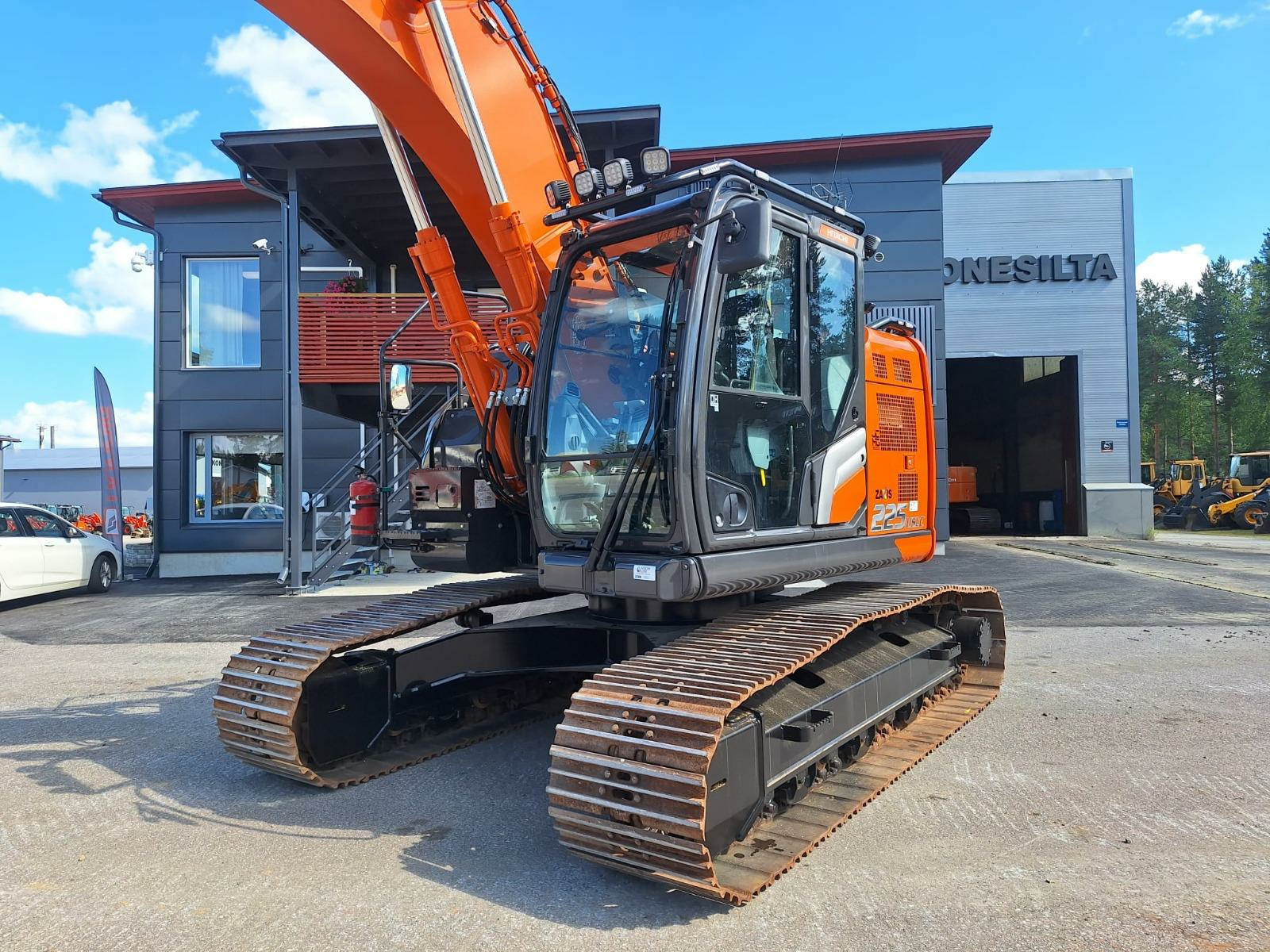 Roof Bar for Hitachi 7 Series (THI106 Short Cab)